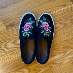 Steve Madden flower shoes.